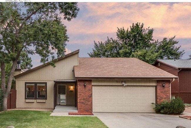 Great 2 Bedroom, 2 Bath vaulted ceiling tri-level. - 3143 21st Avenue Court