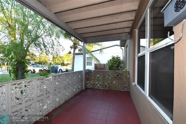 Building Photo - 170 NE 51st St