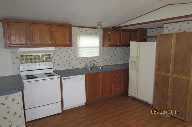 Building Photo - 735 5th St