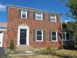 Building Photo - 750 Hickory Ct