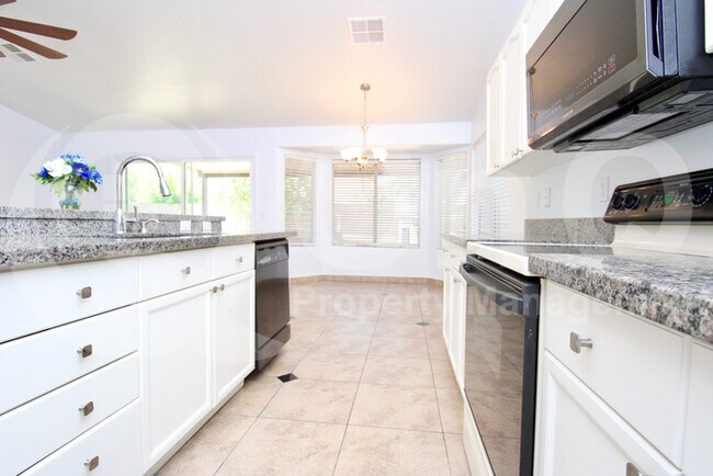 Foto del edificio - 661 W Horseshoe Ave
