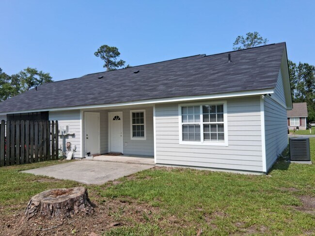 Foto del edificio - 2 bedroom/2 bath duplex!!