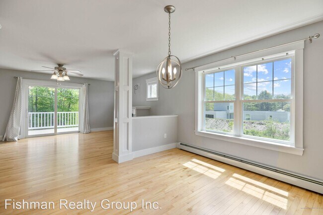 Building Photo - 3 br, 2.5 bath House - 33 Dupont Ct.