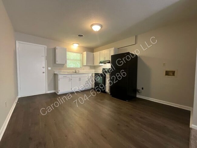 Building Photo - 201 Arthur Dr