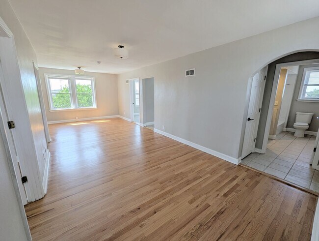 Foto del edificio - 5755-5761 Chippewa St