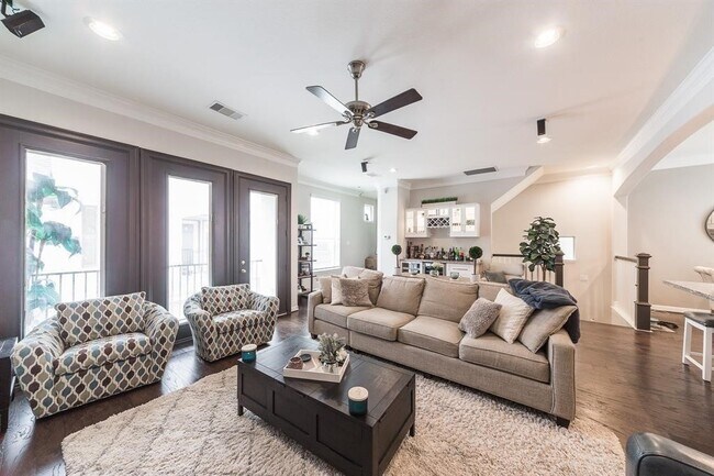 Foto del edificio - 444 N Live Oak St