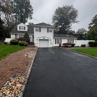 Foto principal - 122 Village Cir E
