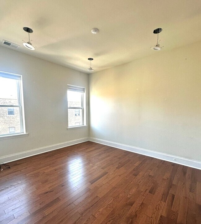 Foto del edificio - 1155 W Lunt Ave