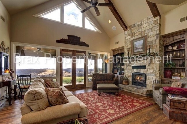 Building Photo - 825 Legacy Farm Rd