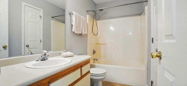 Foto del edificio - 317 Cedarcroft Dr