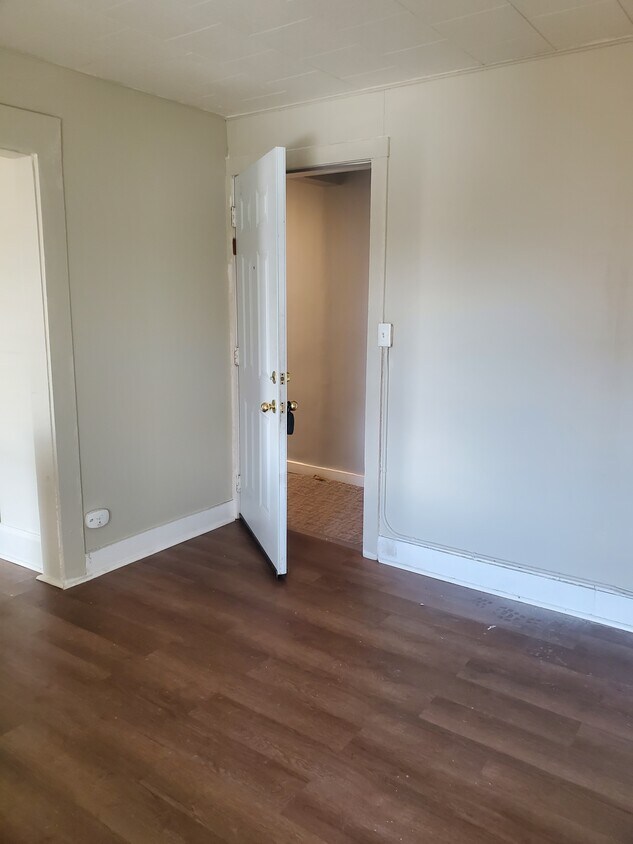 Building Photo - 1234 E Elm St