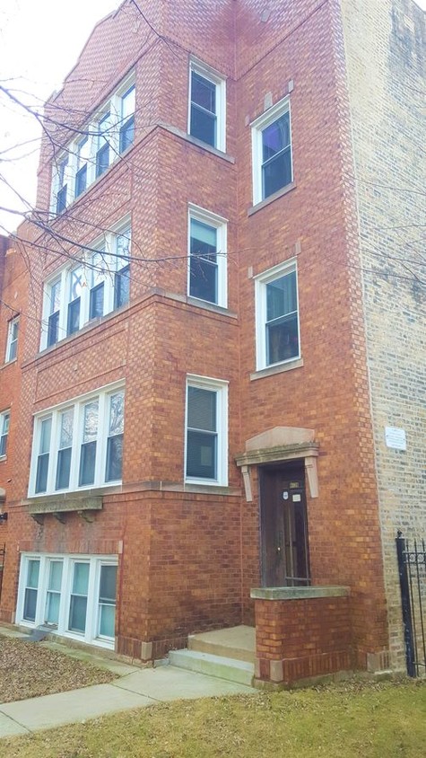 Primary Photo - 4126 N Whipple St