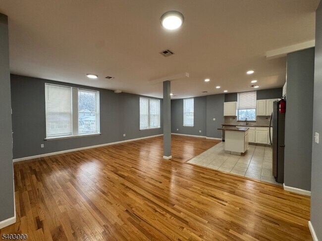 Foto del edificio - 610 Devon St