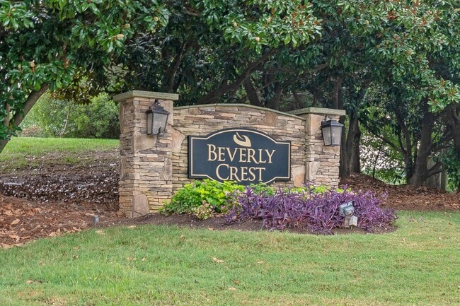 Building Photo - Spacious Townhome in Prime South Charlotte...