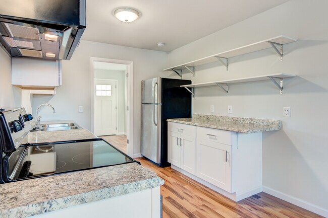 Kitchen - 1009 North Buchanan Boulevard