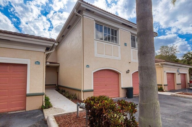 Building Photo - 2400 Centergate Dr