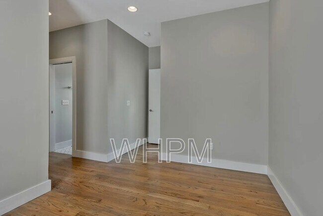 Foto del edificio - 1058C 2nd Ave S