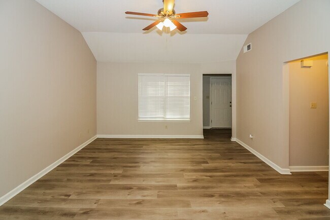 Building Photo - 5700 Kayla Dr