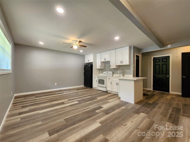 Foto del edificio - 210 N Salisbury Ave