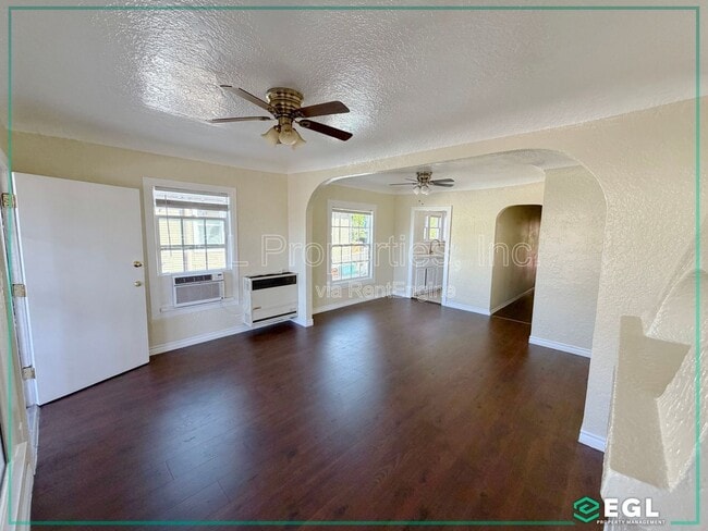 Building Photo - 3014 Division St