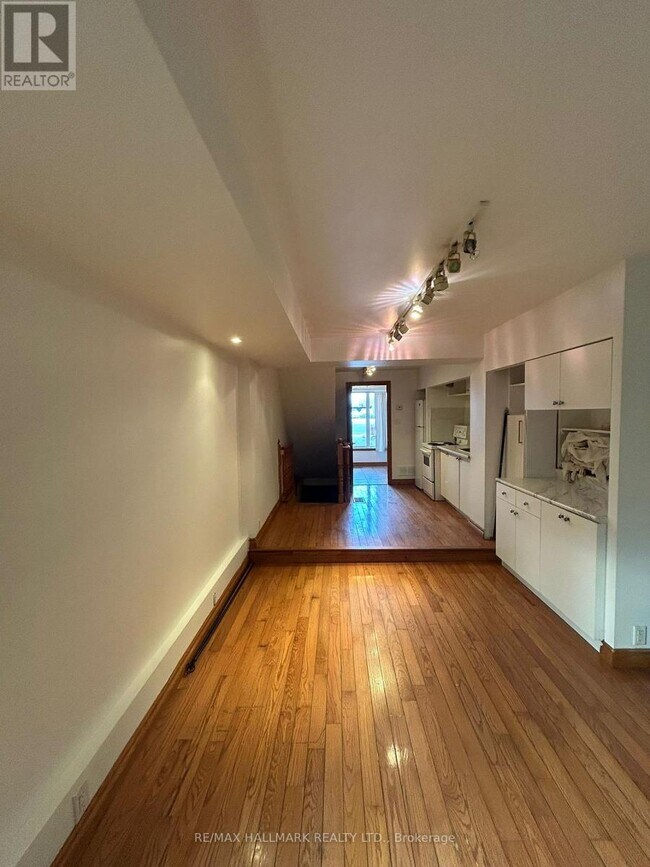 Photo du bâtiment - 2005 Hwy 7