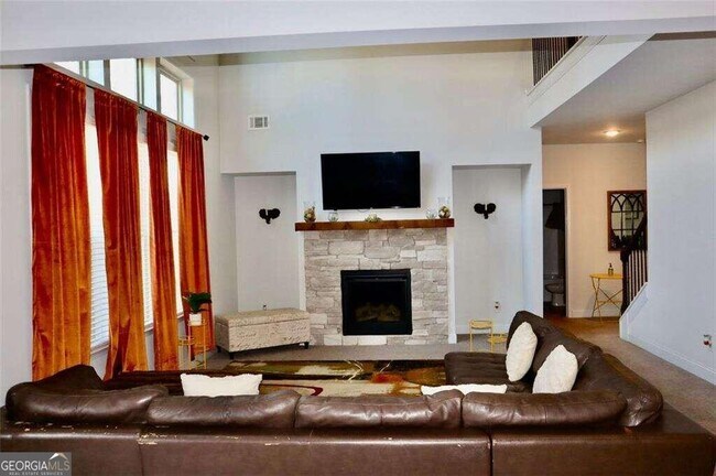 Building Photo - 181 Charolais Dr