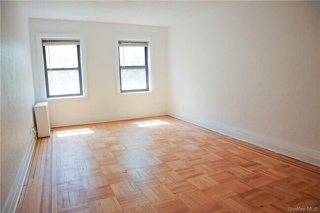 Foto del edificio - 42 Barker Ave