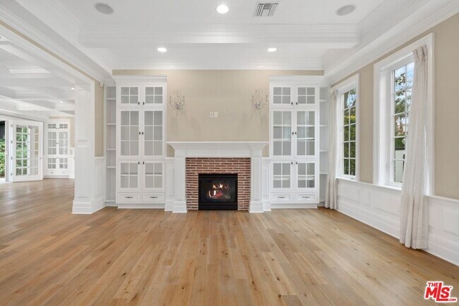 Building Photo - 4452 Bellingham Ave