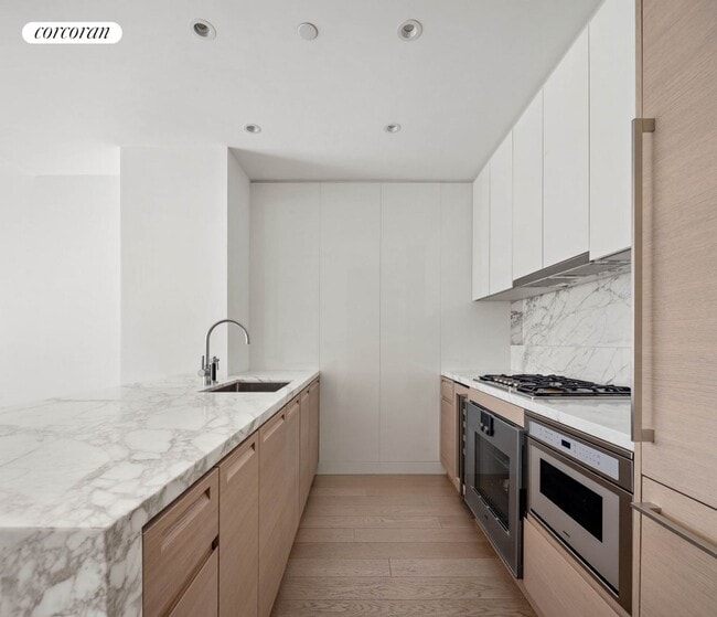 Foto del edificio - 30 Riverside Blvd