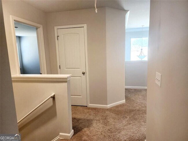 Building Photo - 270 Kestrel Cir