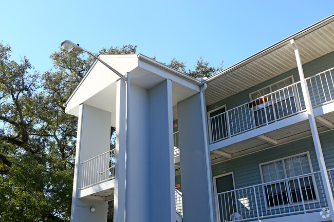 Building Photo - Whitehall Student Apartments