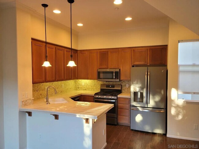Foto del edificio - 579 Almond Rd