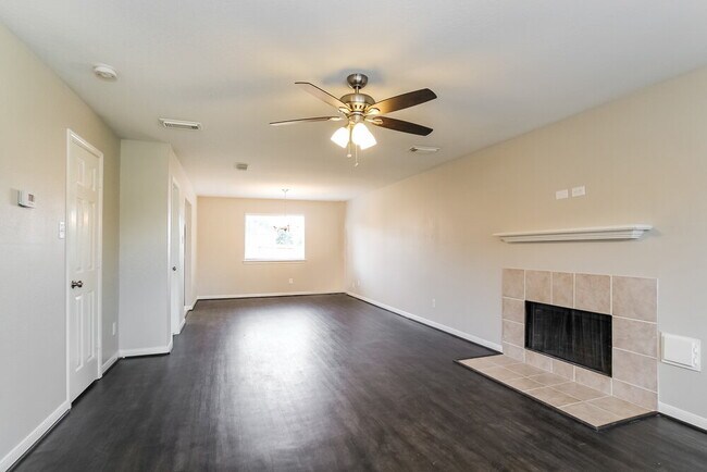 Building Photo - 12202 Greencanyon Dr