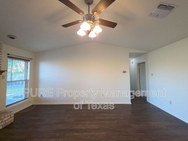 Foto del edificio - 304 McClendon Dr