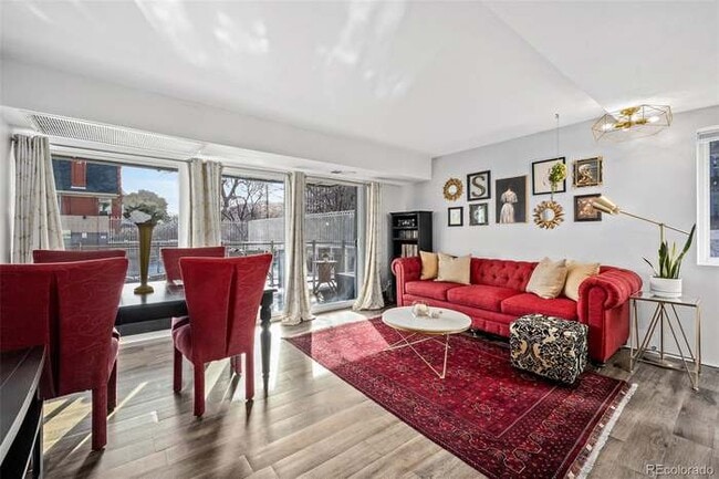 Building Photo - 800 N Washington St