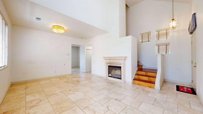 Building Photo - Beautiful Oakland Home!