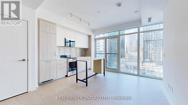 Photo du bâtiment - 65 Mutual St