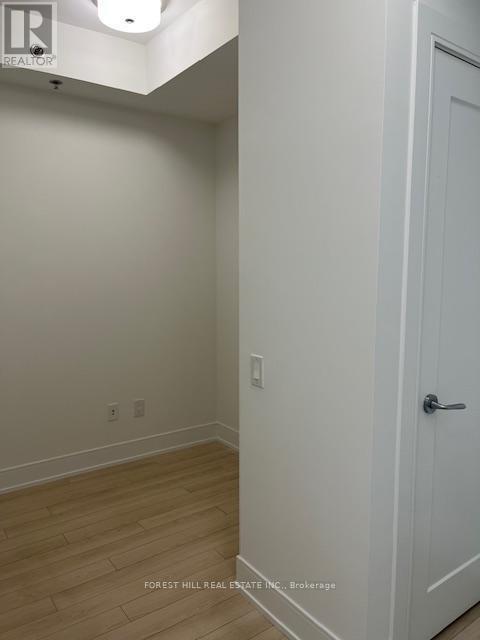 Building Photo - 310 Tweedsmuir Ave