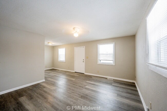 Photo - "Charming 3-Bedroom Gem on Udell Street with Spacious Living – 1104 Sq. Ft., Indianapolis!" Apartment