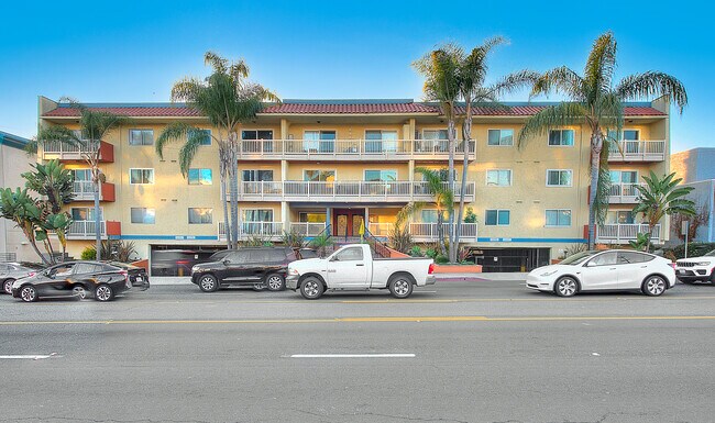 Building Photo - 1707 Pacific Coast Hwy