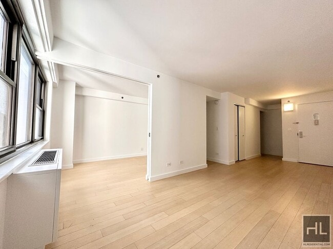 Building Photo - East 39th Street
