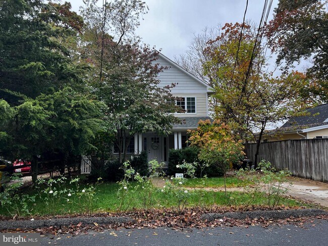 Foto del edificio - 7732 W Shore Rd