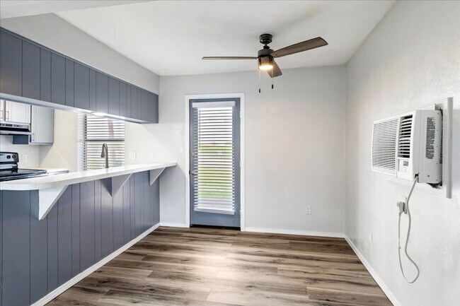 Foto del edificio - Renovated 1bed/1bath Apartment Home