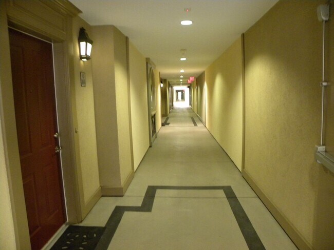 Foto del edificio - Watermarke Condo 1bed 1 bath