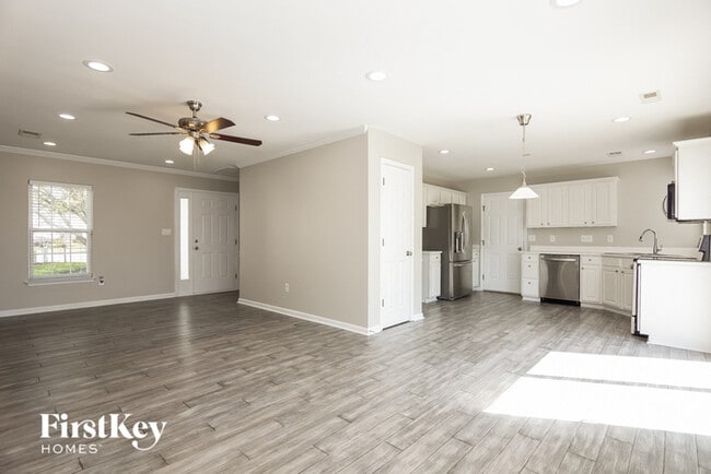 Building Photo - 2807 Cougar Hill Ct