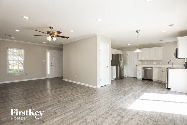 Foto del edificio - 2807 Cougar Hill Ct
