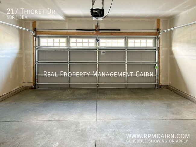 Building Photo - 217 Thicket Dr