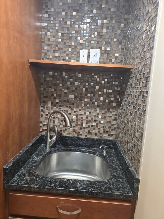 Foto del edificio - 602 Sugarland Run Dr