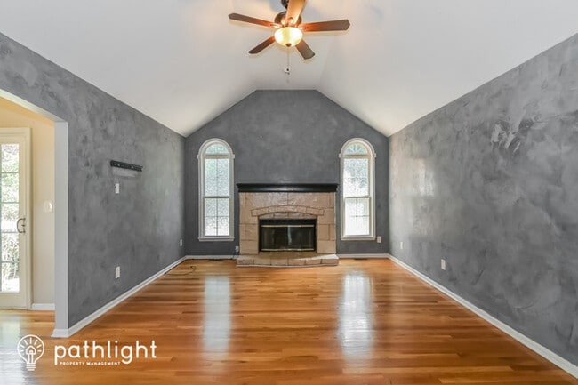 Building Photo - 17701 E 36th St Ct S, Independence, MO, 64055