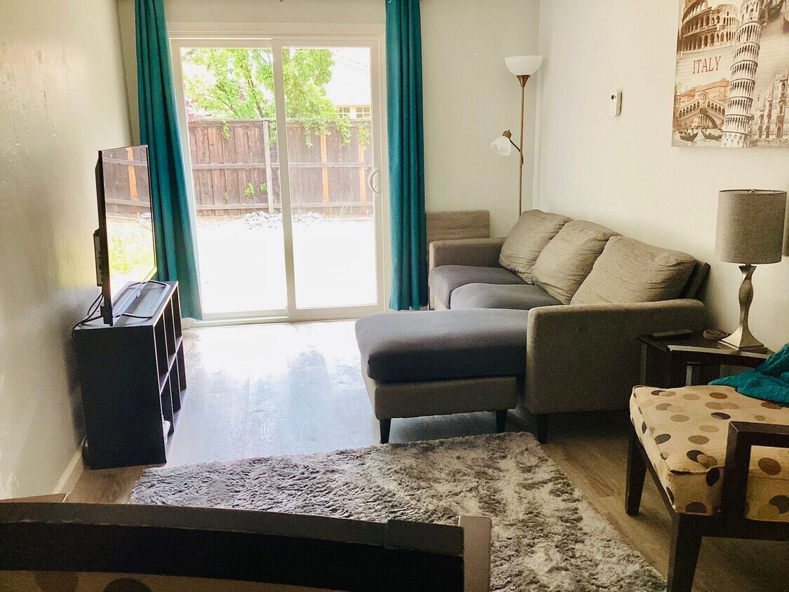 Foto principal - 940 Evelyn Ln
